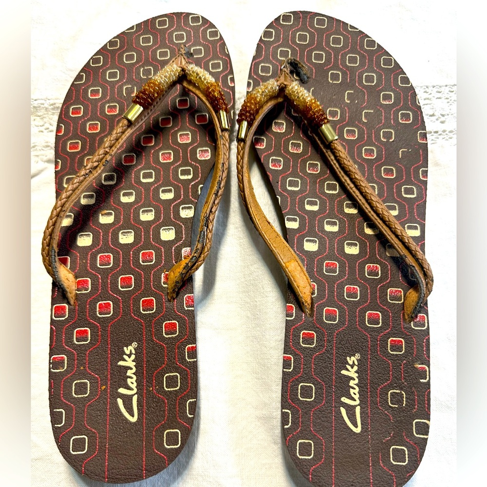 Clark’s size 9 womens flip flops